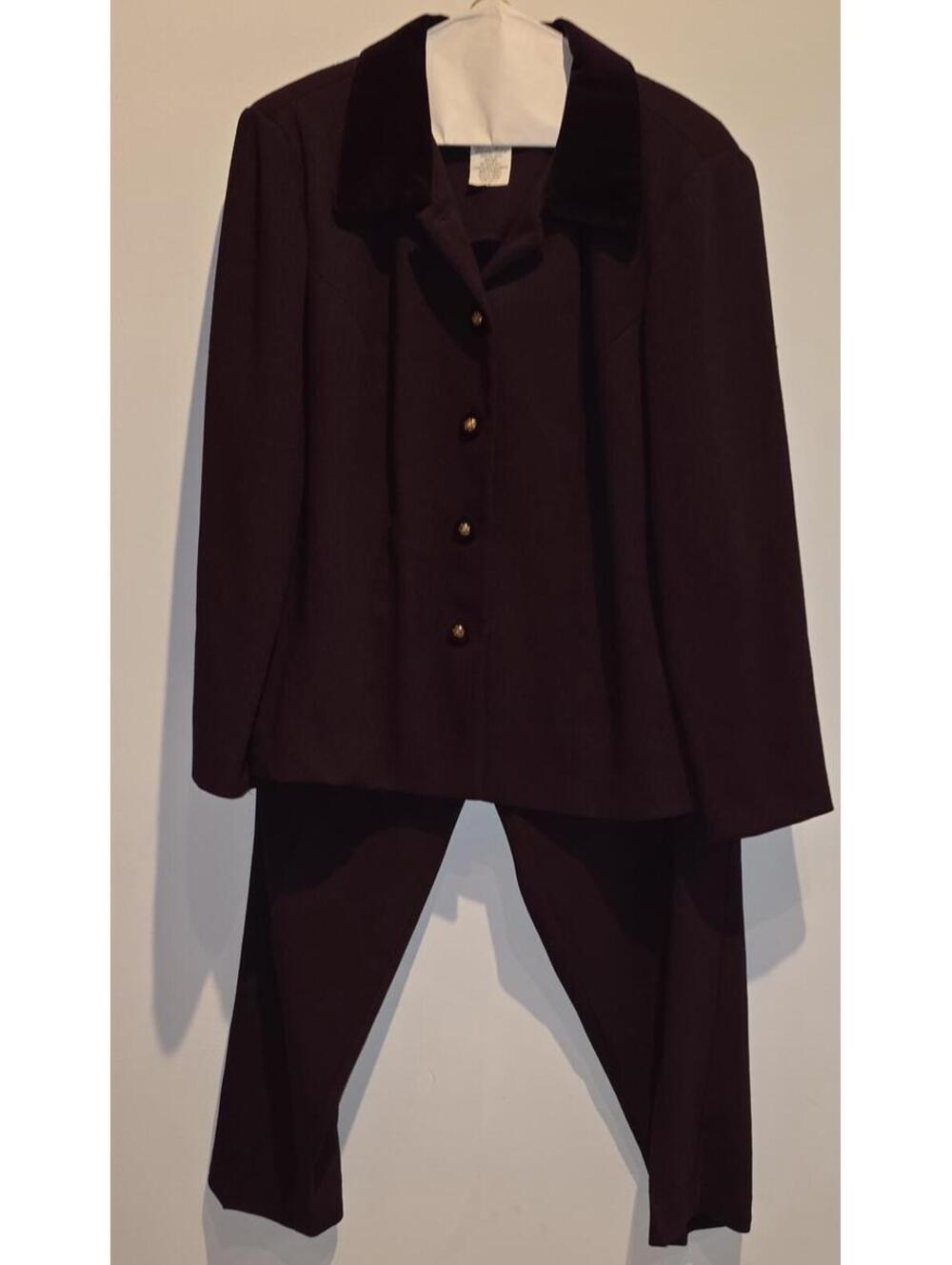 VTG 80s Two-Piece Burgundy Suit with Velvet Collar